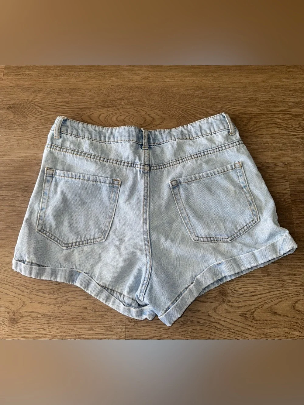 Forever 21 Light Wash Denim Mom Shorts - Women's Casual Jean Shorts Size 27